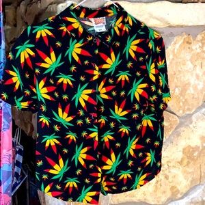 Cannabis tee